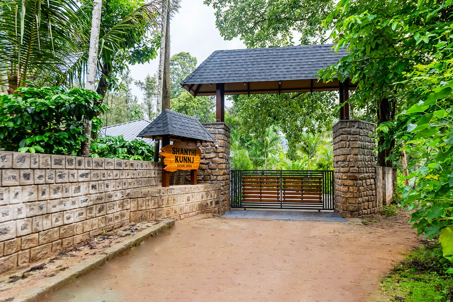 Shanthi kunnj's resort with Comfort & safety in chikmagalur